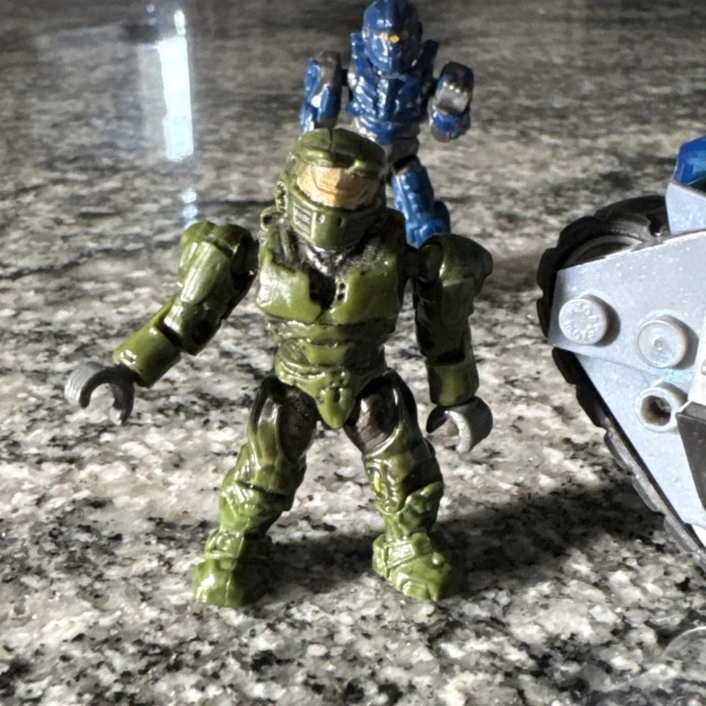 Halo Mega Bloks UNSC Siege Bike 97116 Master Chief And Blue Spartan